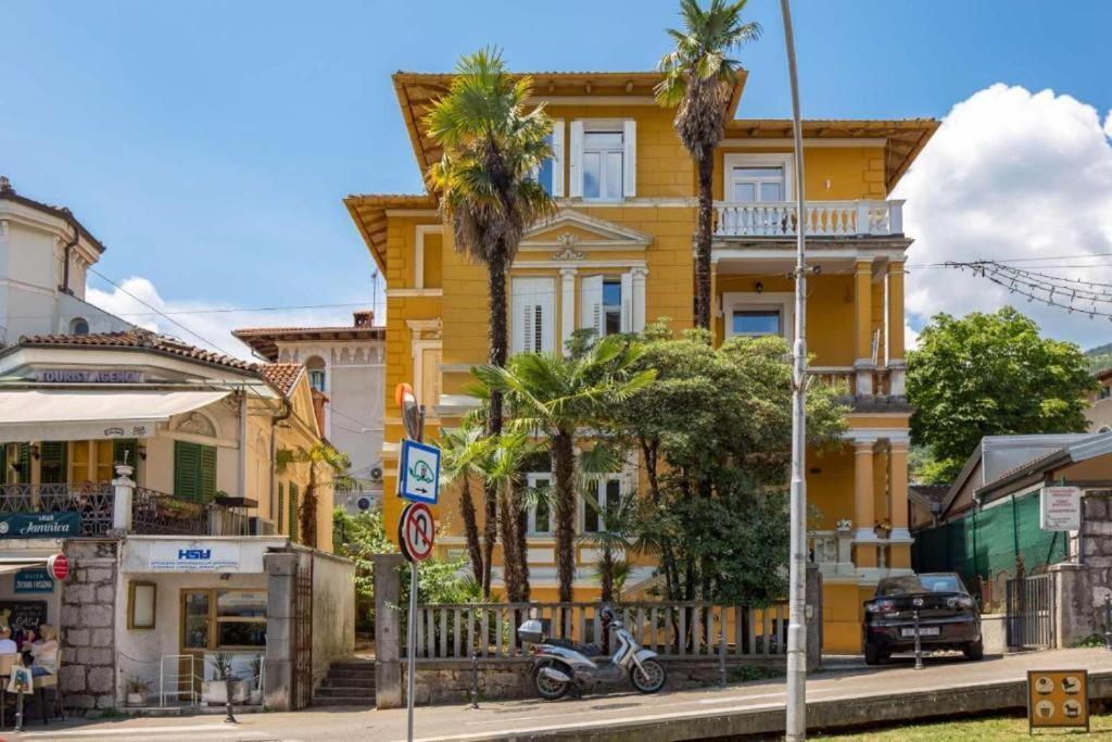 Apartman Barocco ロヴラン エクステリア 写真
